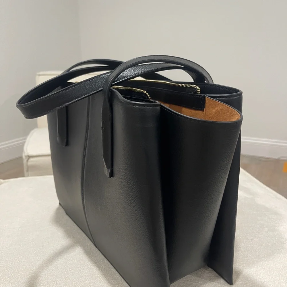 Freja New York Paloma Tote 13 – Black
Retail $368 | Excellent Condition - Picture 2 of 14